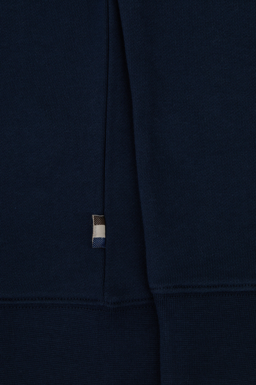 Badge Crewneck Sweater - Navy – Aquascutum Active