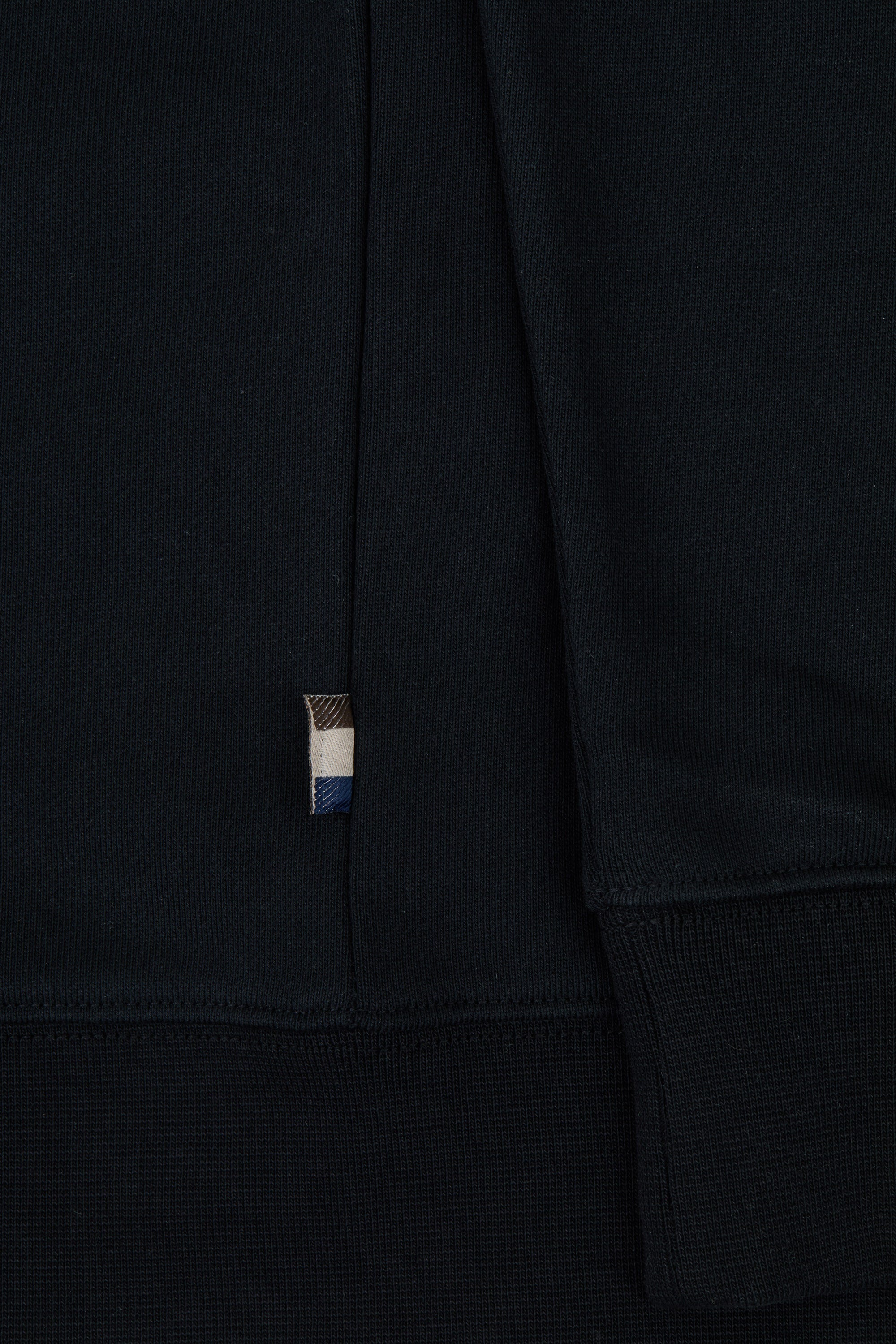 Badge Crewneck Sweater - Black – Aquascutum Active