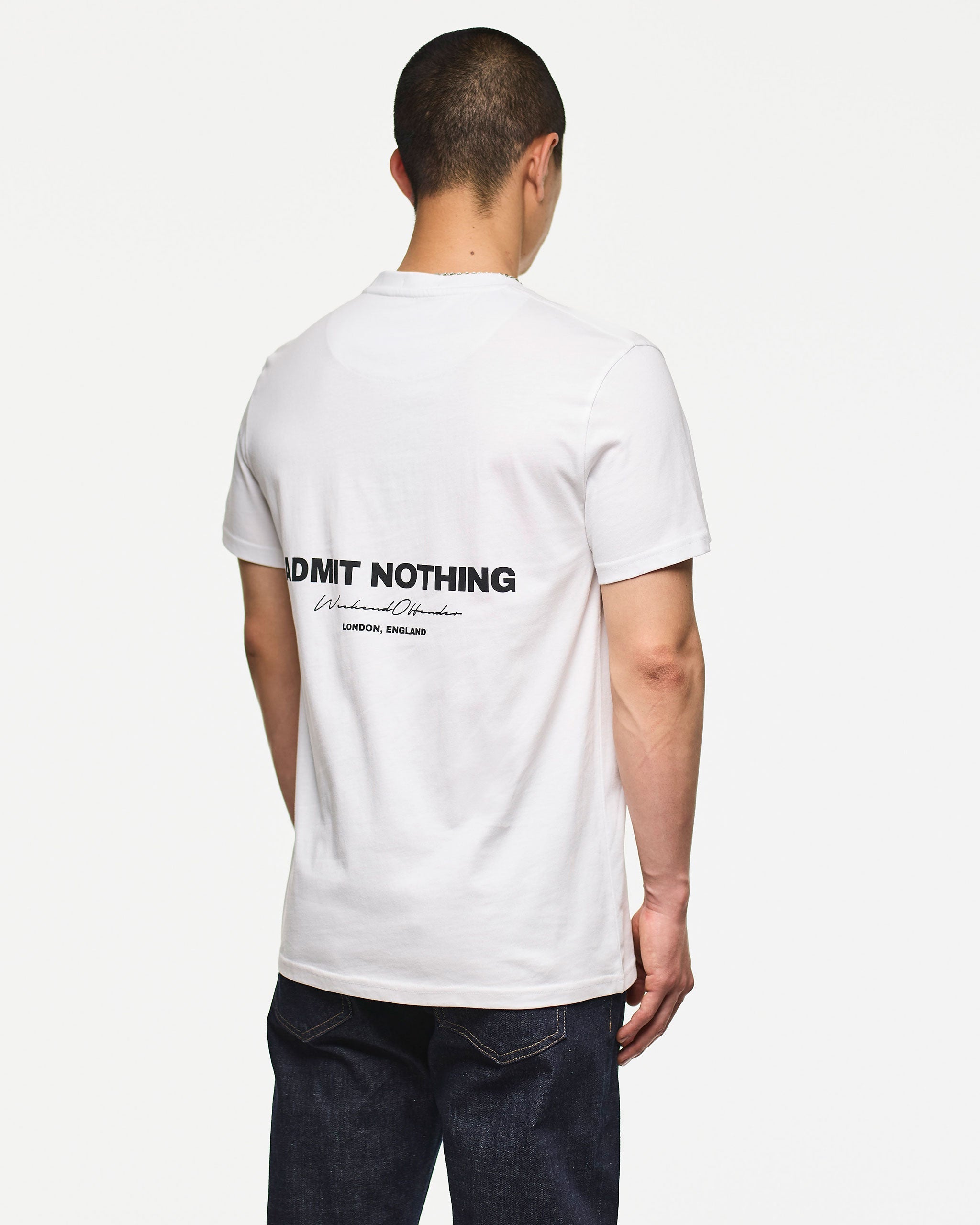 Levin T-Shirt — White – Weekend Offender
