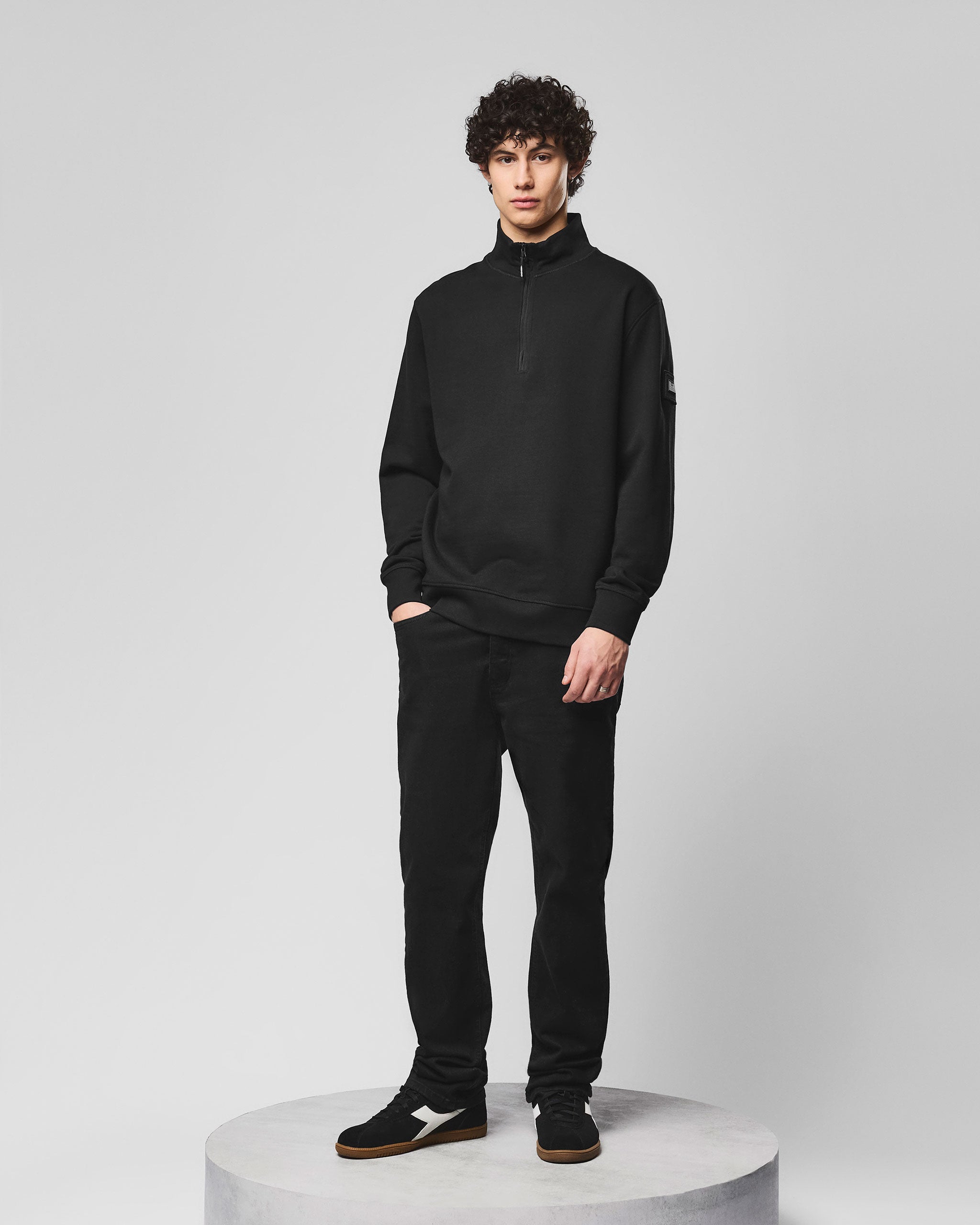 Kraviz Quarter-Zip — Black