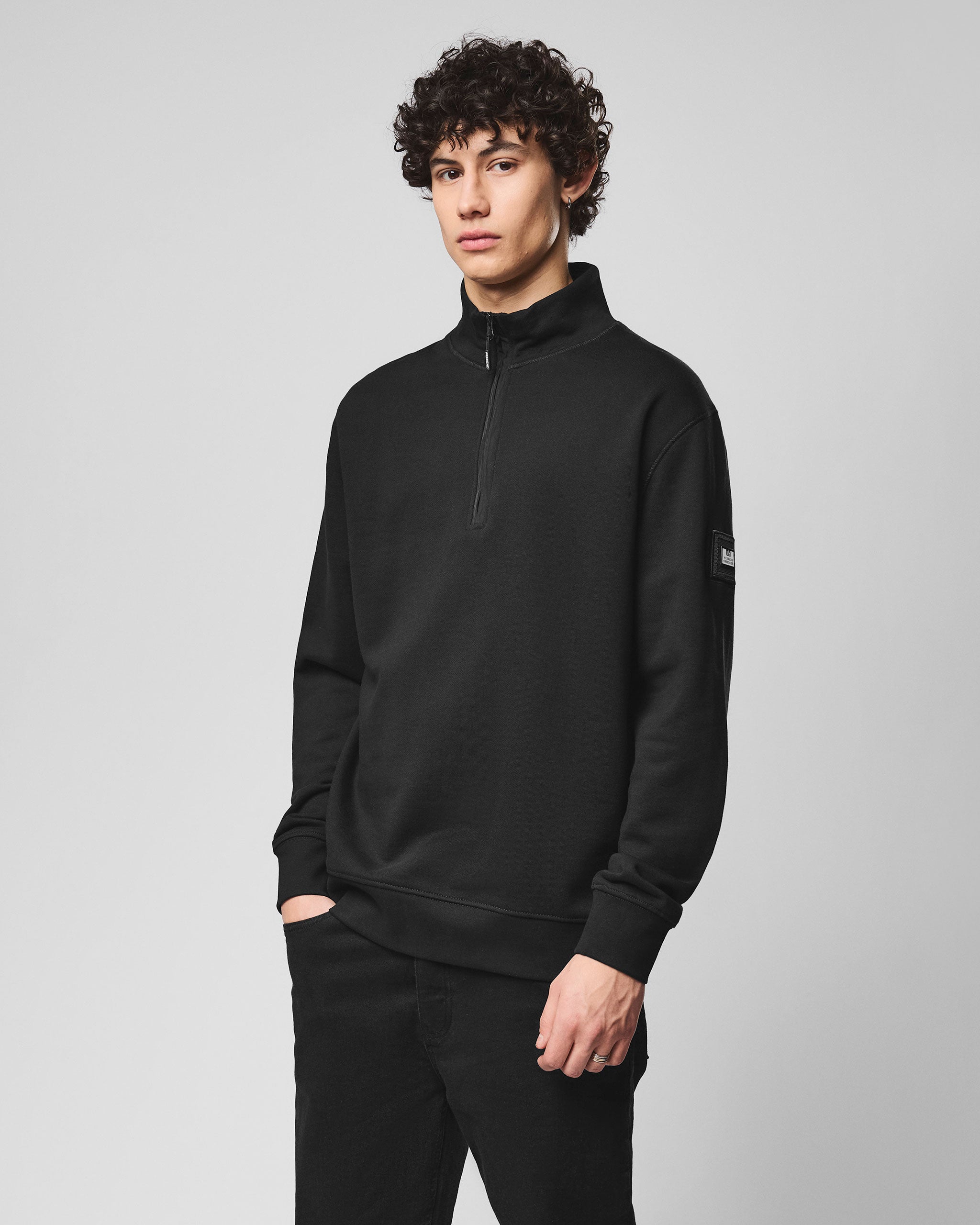 Kraviz Quarter-Zip — Black