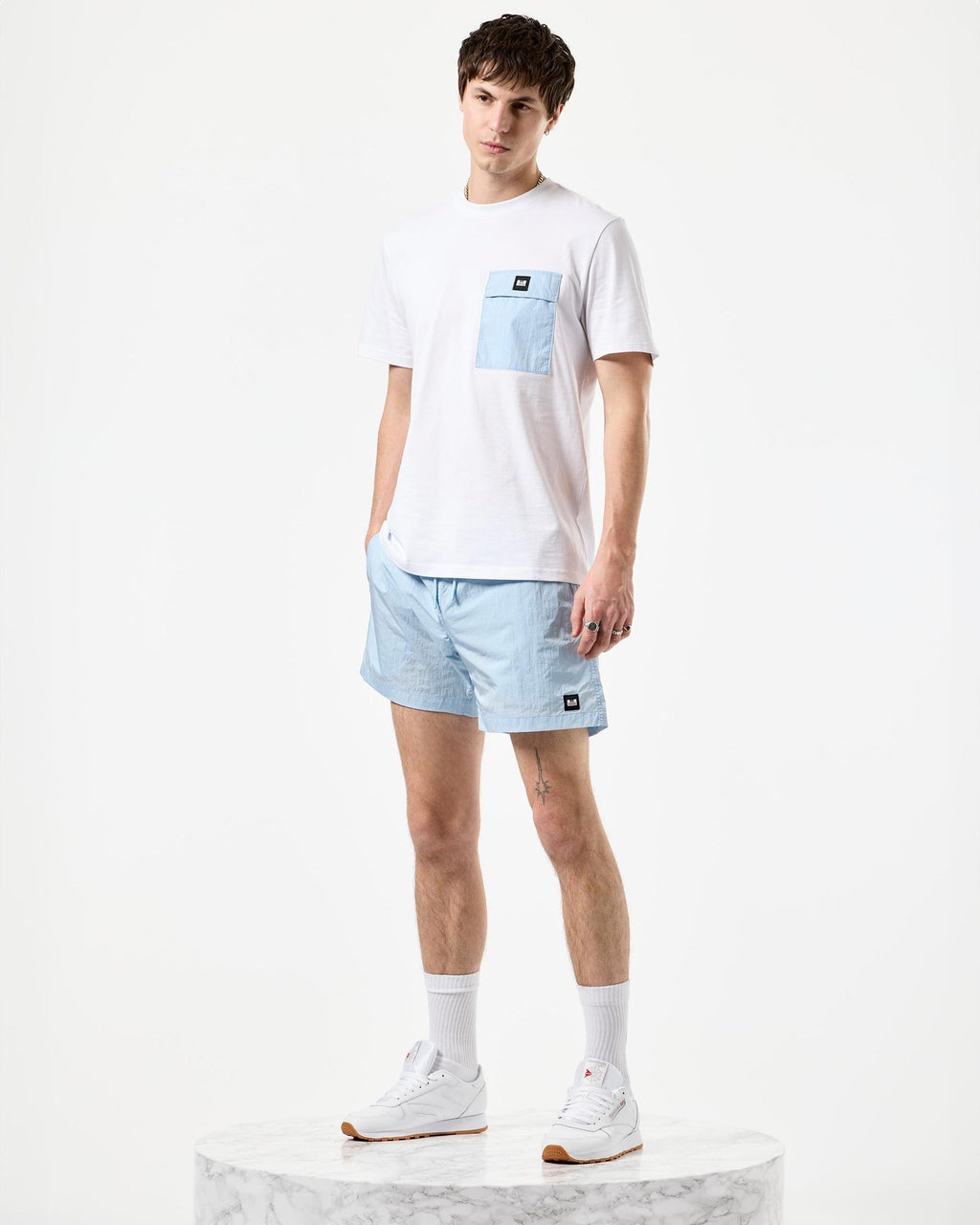 Stinivia T-Shirt — White / Ocean Wave – Weekend Offender
