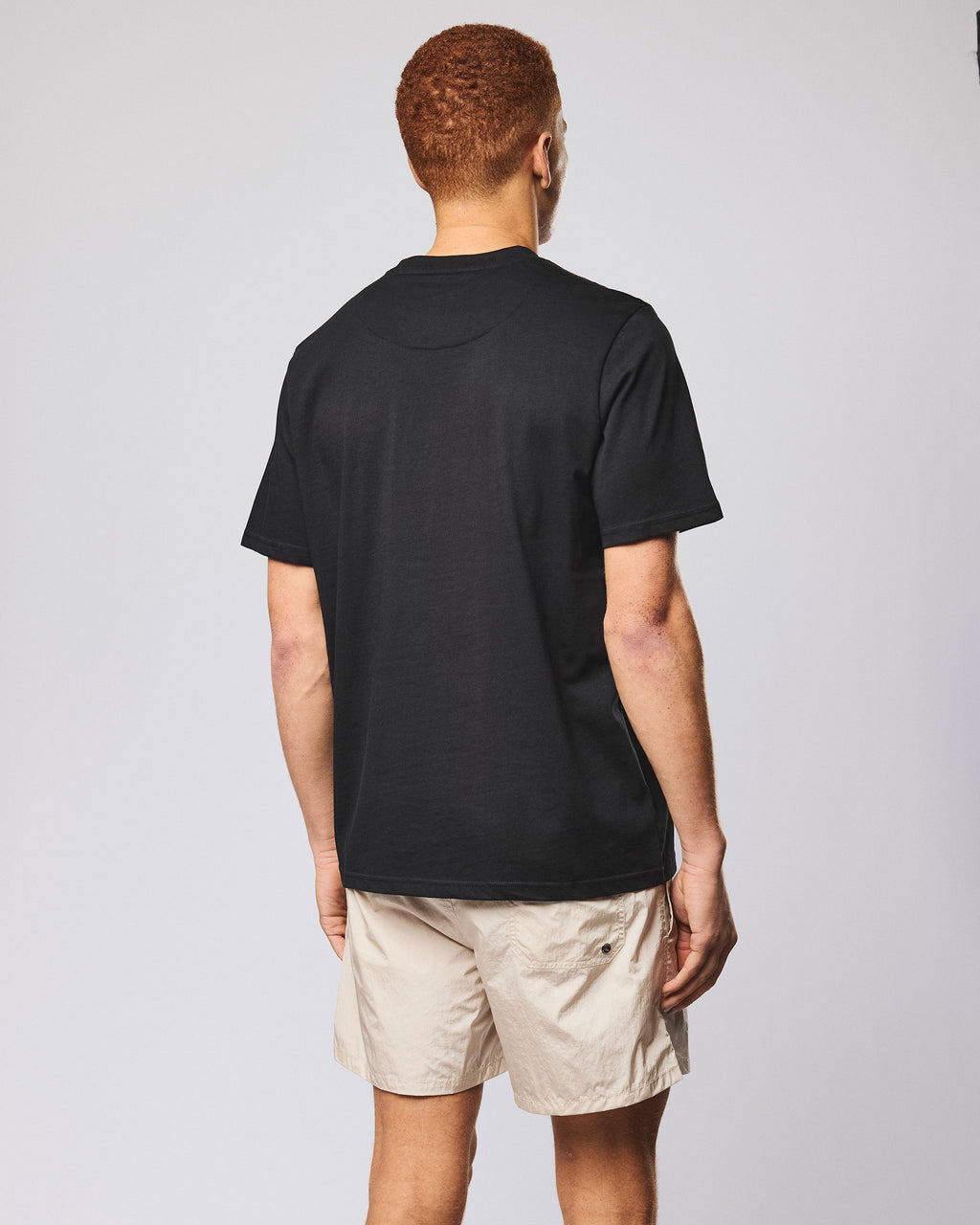 Stinivia T-Shirt — Black – Weekend Offender