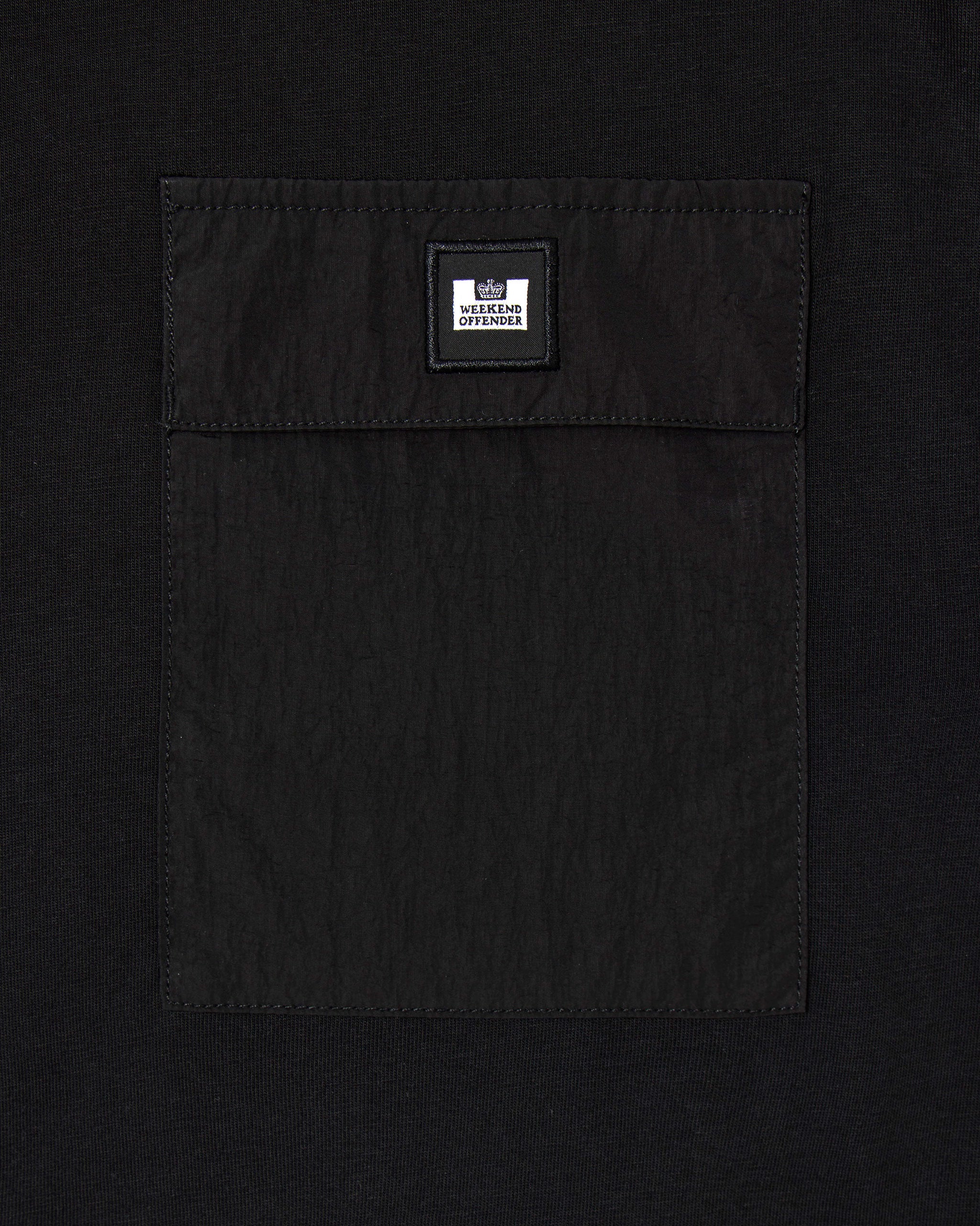 Stinivia T-Shirt — Black – Weekend Offender