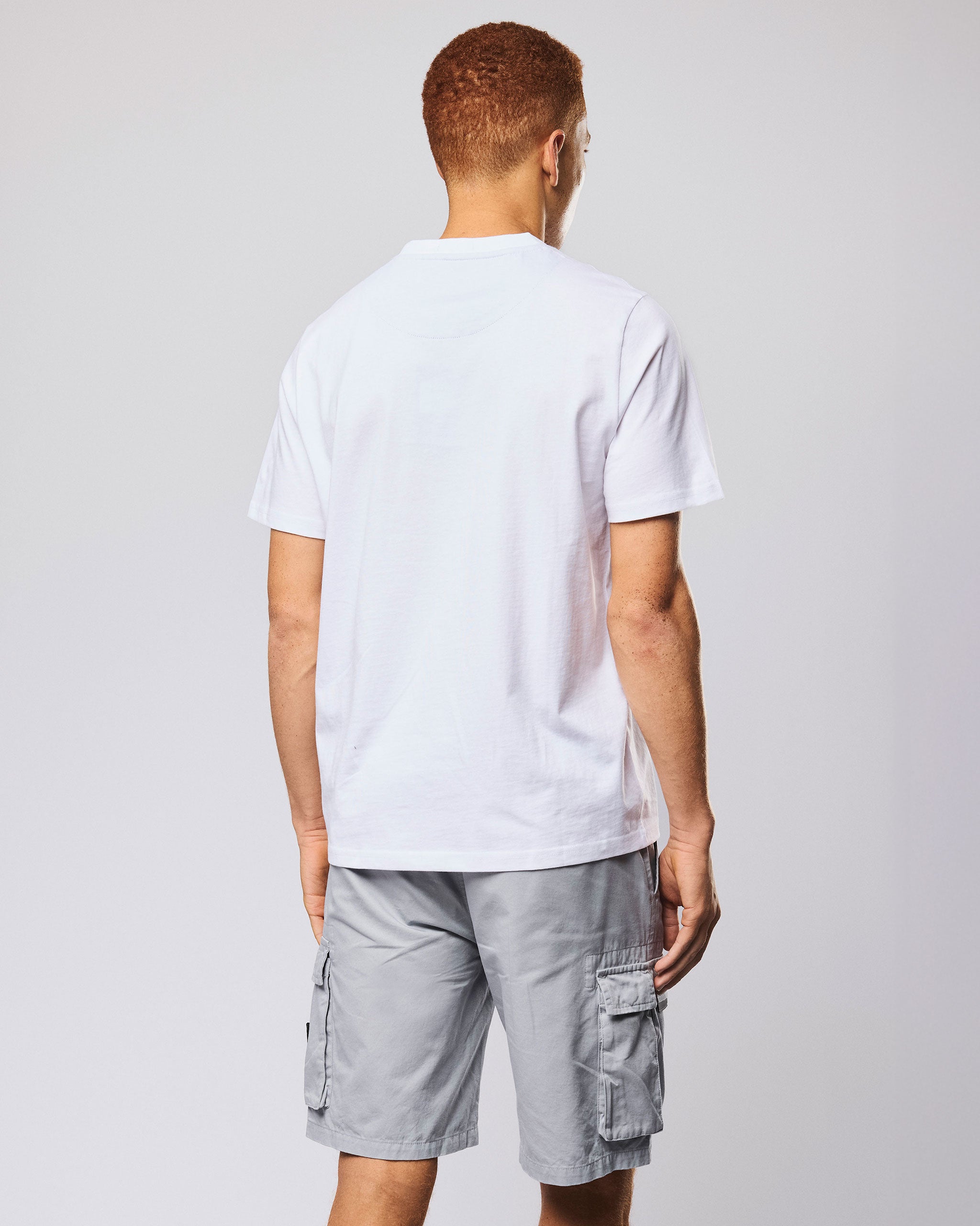 Stinivia T-Shirt — White / Black – Weekend Offender